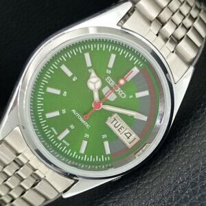Vintage 1970 Seiko Automatic Mens Silver Watch W/daydate & Green accents